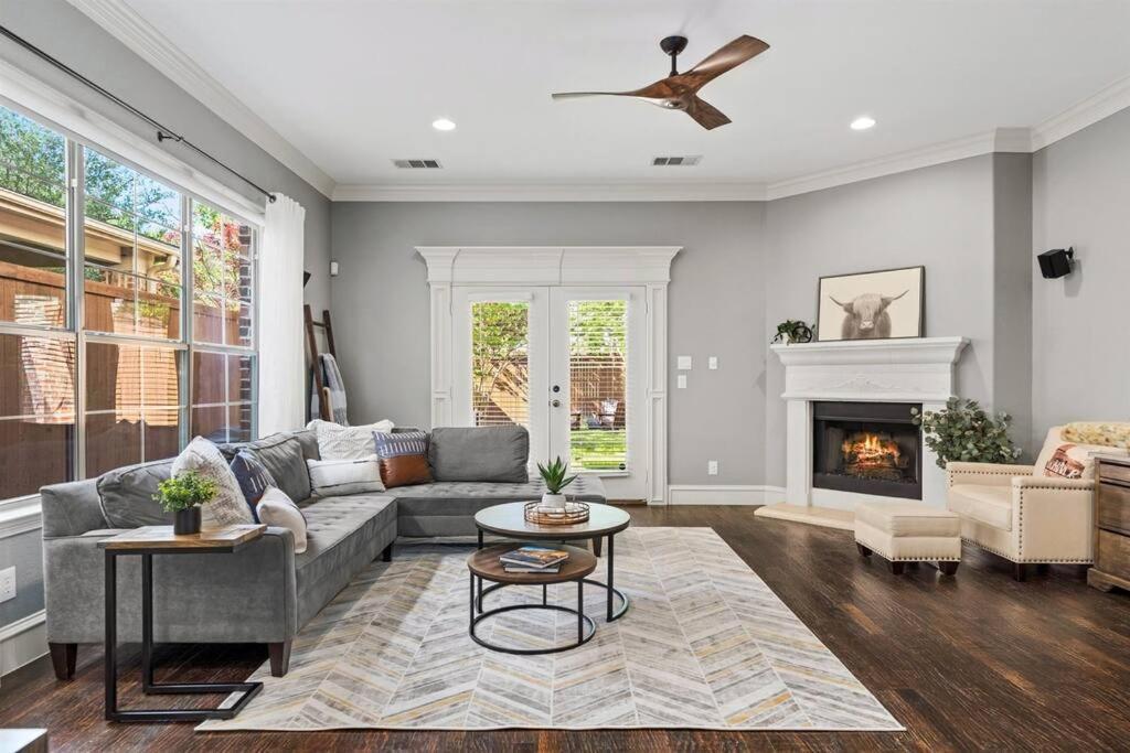 Luxury 4Br Dallas Home With Game Room And Fire Pit Extérieur photo