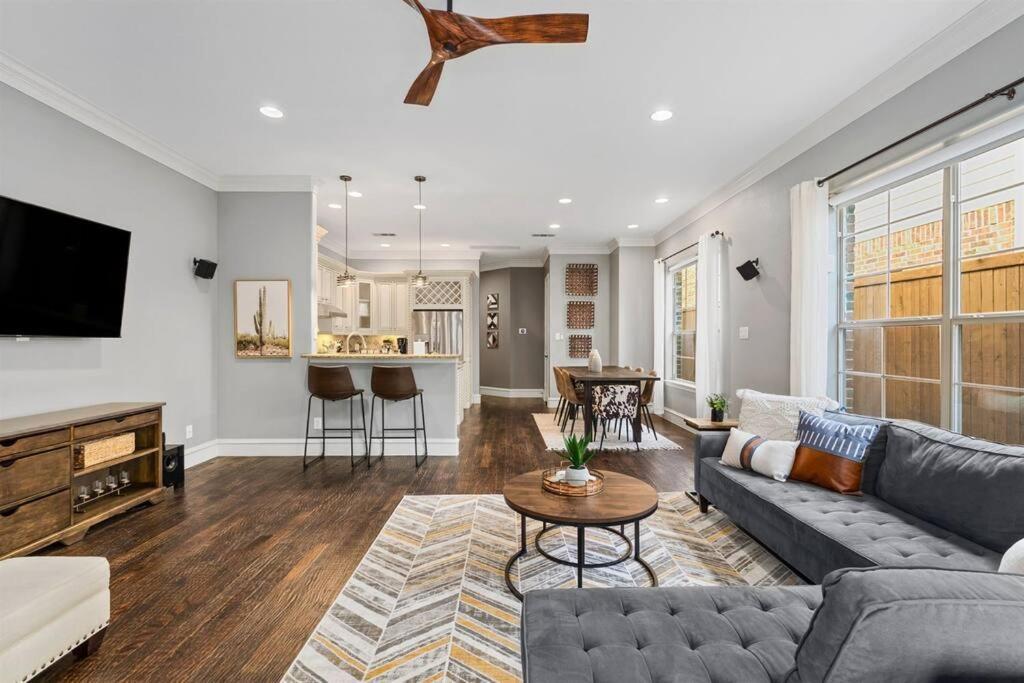 Luxury 4Br Dallas Home With Game Room And Fire Pit Extérieur photo