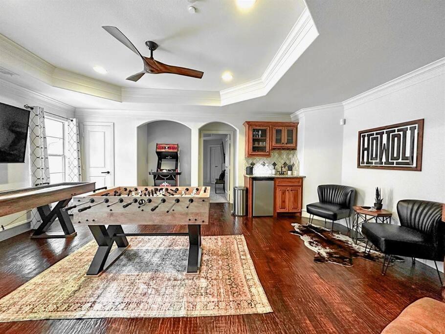 Luxury 4Br Dallas Home With Game Room And Fire Pit Extérieur photo